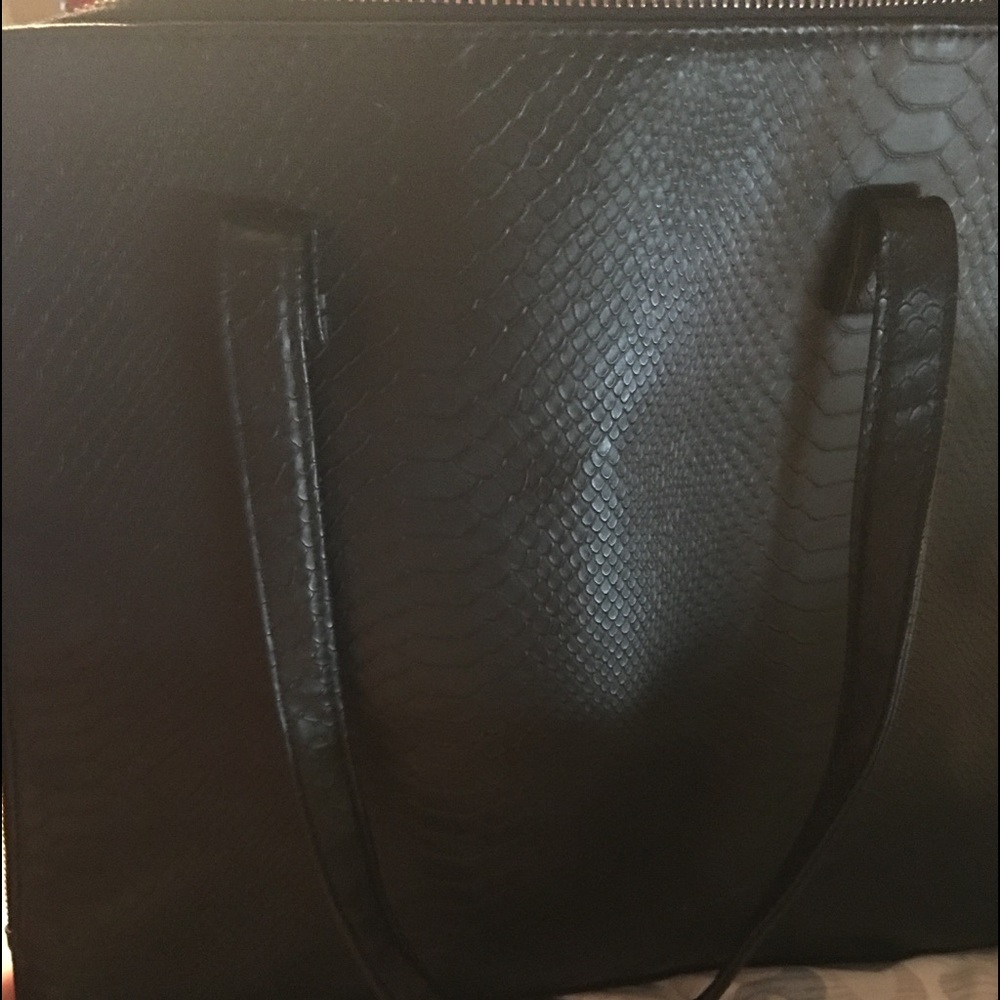 Kardashian Beauty Travel bag